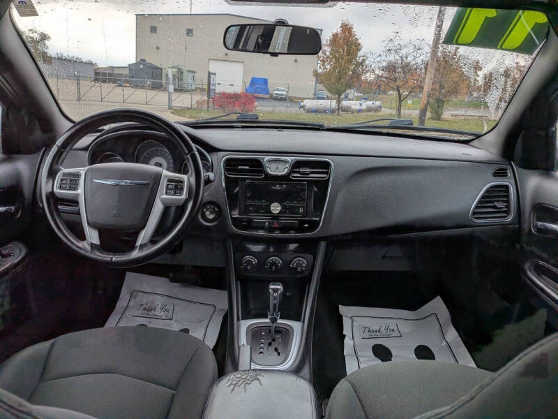 2011 Chrysler 200 Touring