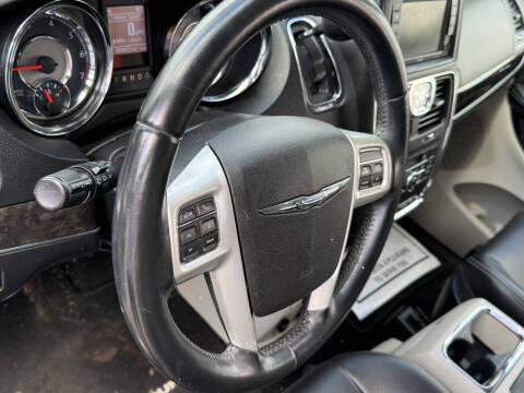 2014 Chrysler Town and Country Touring