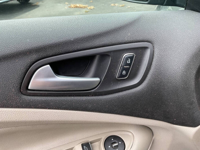 2014 Ford C-MAX Hybrid SE