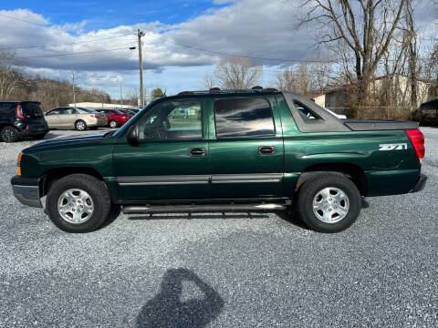 2004 Chevrolet Avalanche for sale at Tennessee Motors in Elizabethton TN