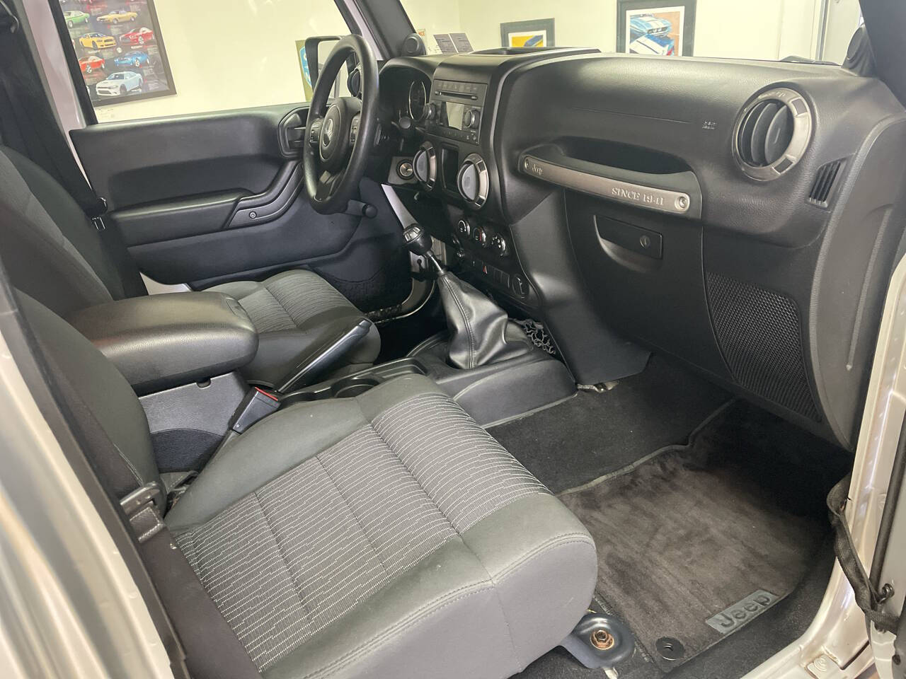2011 Jeep Wrangler Unlimited 25