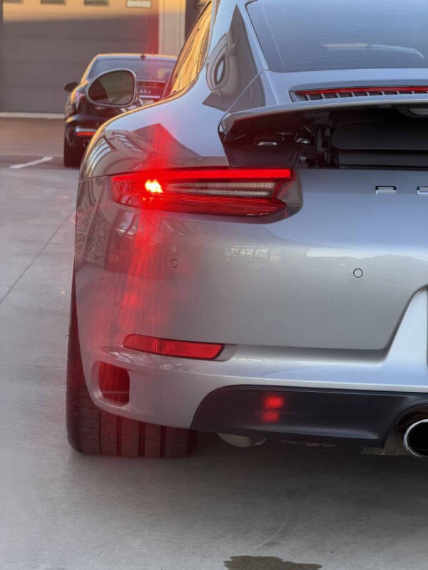 2017 Porsche 911 Carrera