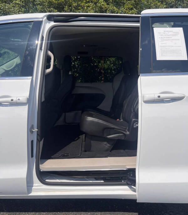 2024 Chrysler Pacifica Touring L