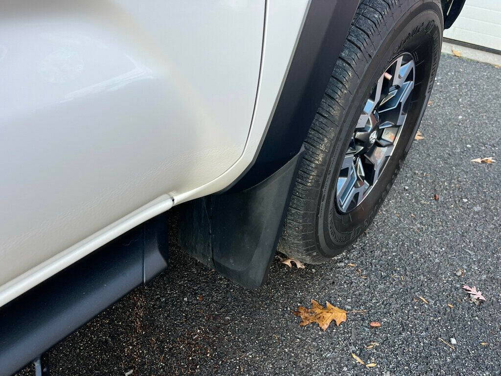 2018 Toyota Tacoma 16