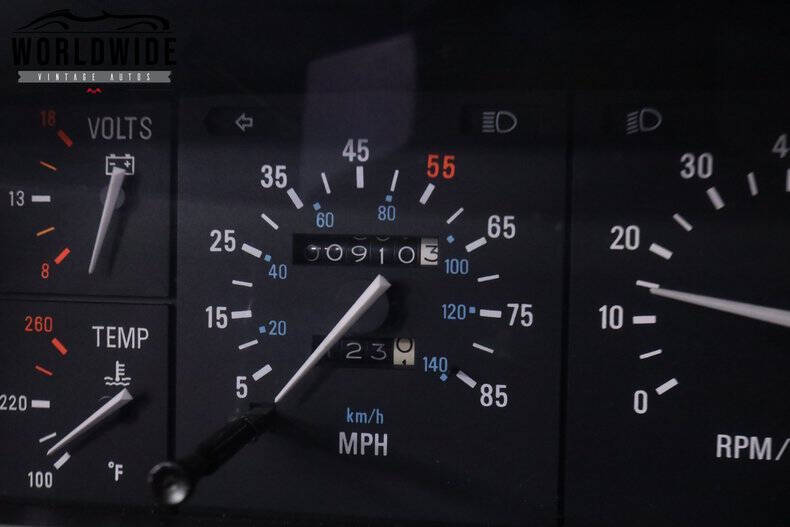 1981 DeLorean DMC-12