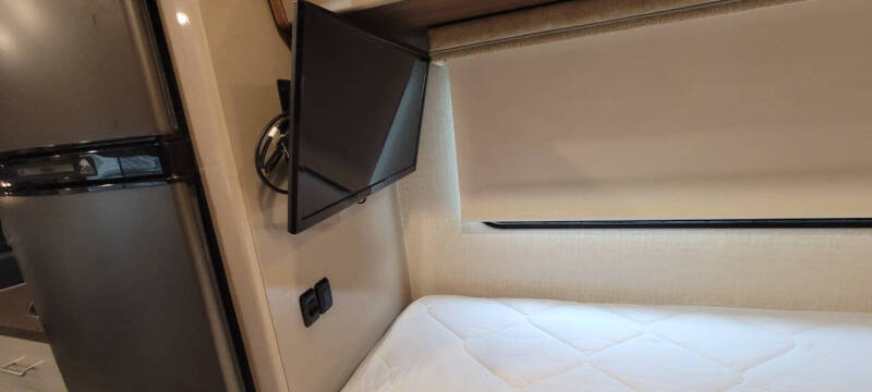2017 Winnebago Winnebago 24J