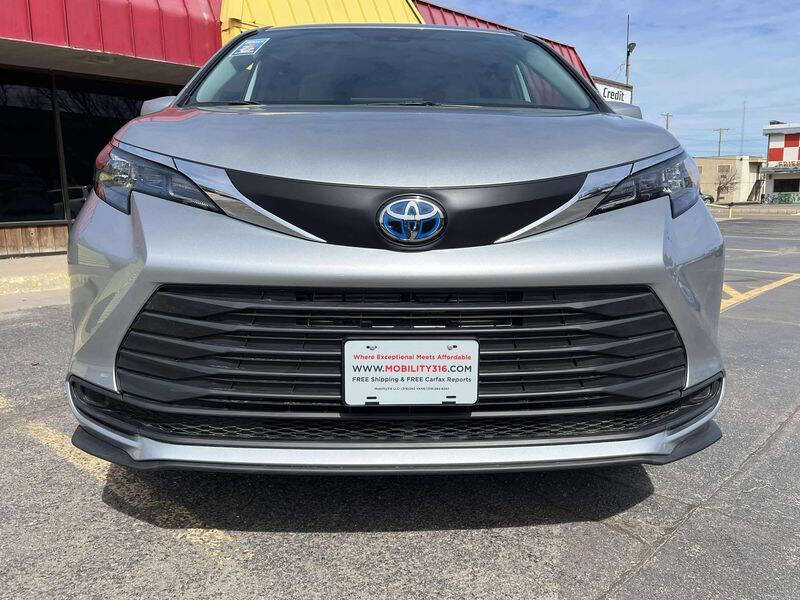 2025 Toyota Sienna LE 8-Passenger