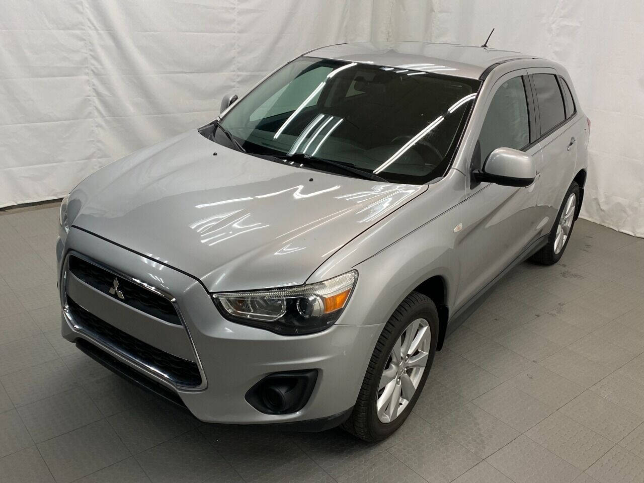 2015 Mitsubishi Outlander Sport ES 4dr Crossover CVT - Silver exterior view 5