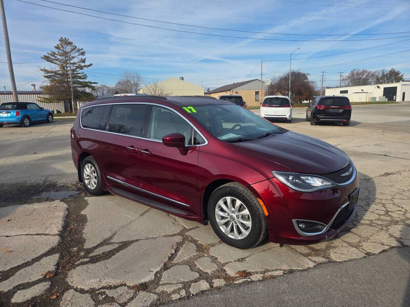 2017 Chrysler Pacifica Touring Plus