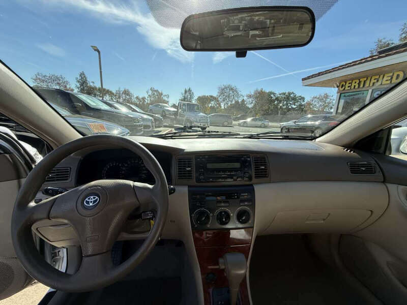 2005 Toyota Corolla LE