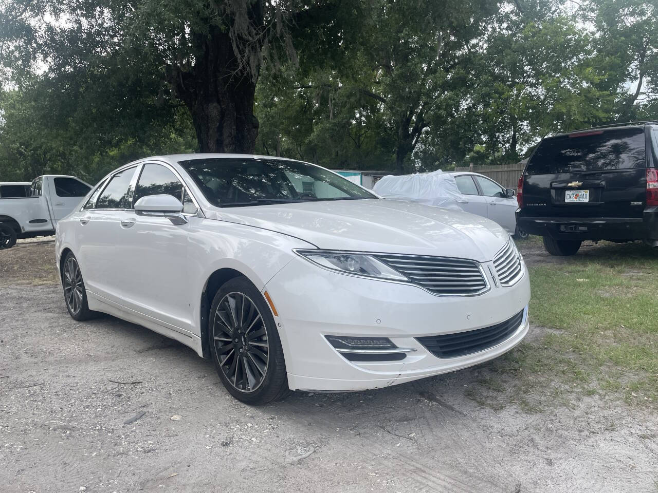 White 2015 Lincoln MKZ Base 4dr Sedan 1