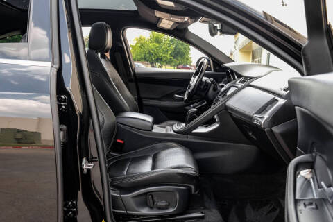 2018 Jaguar E-PACE P300 R-Dynamic S