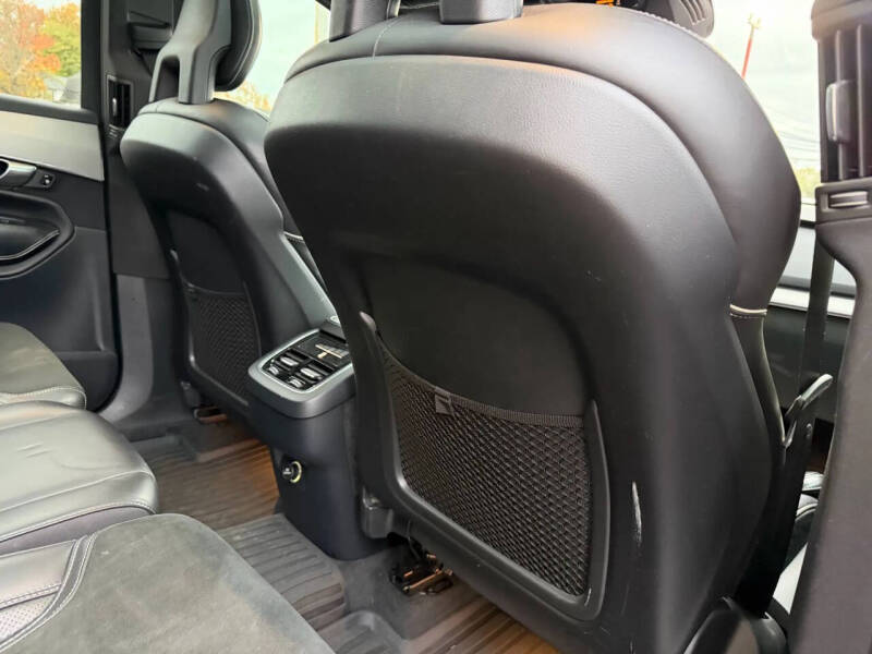 2017 Volvo XC90 T6 R-Design