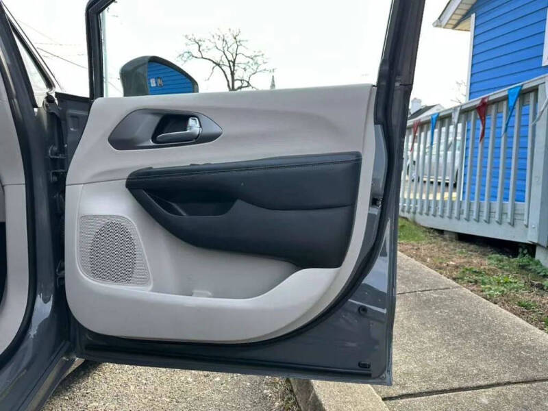 2022 Chrysler Pacifica Touring L