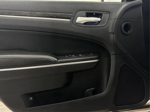 2011 Chrysler 300 Limited