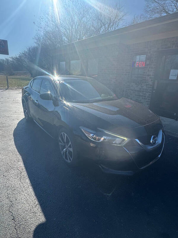 2017 Nissan Maxima S's photo