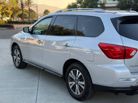 2017 Nissan Pathfinder