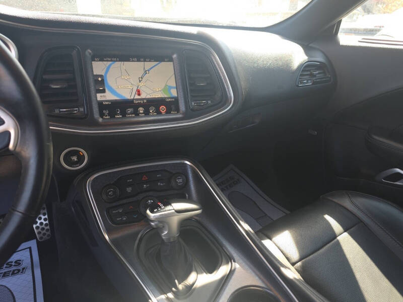 2016 Dodge Challenger SXT Plus