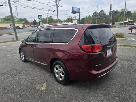 2017 Chrysler Pacifica Touring-L Plus