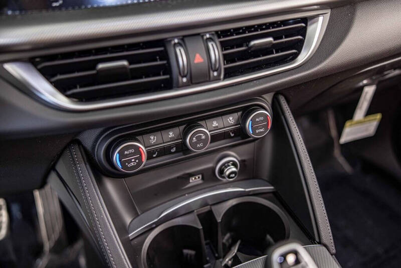 2025 Alfa Romeo Stelvio