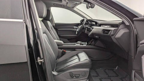 2023 Audi e-tron quattro Premium