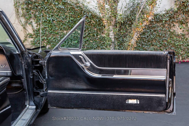 1965 Ford Thunderbird