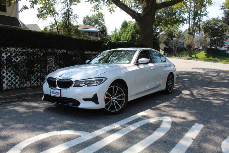 2020 BMW 3 Series 330i's photo