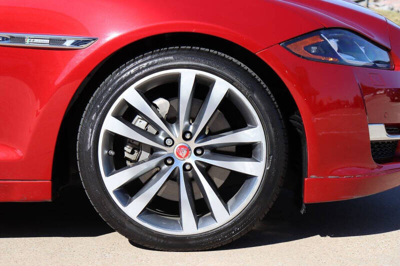 2016 Jaguar XJ R-Sport