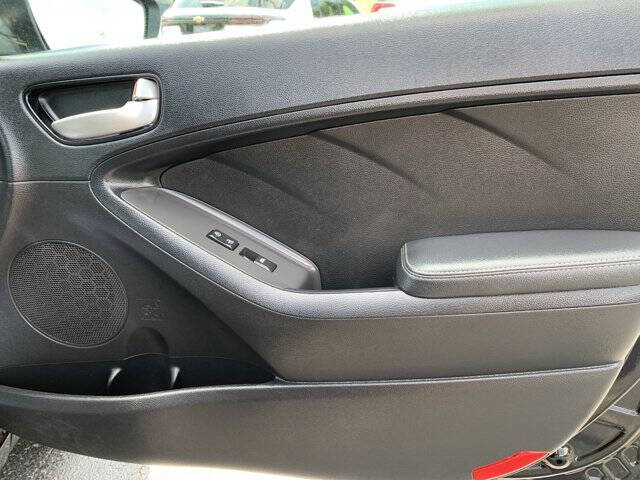 2017 Kia Forte5 LX