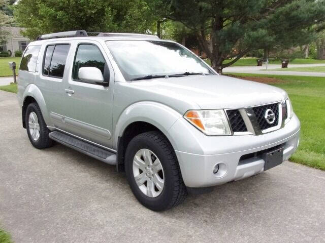 2005 Nissan Pathfinder LE