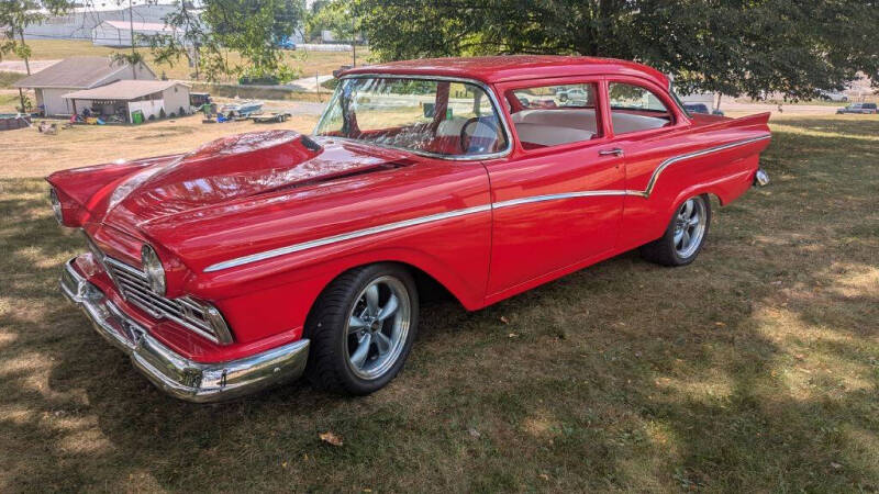 1957 Ford MODEL 300