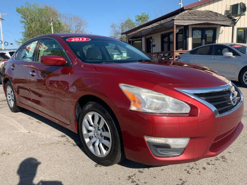 2013 Nissan Altima for sale at El Rancho Auto Sales in Des Moines IA