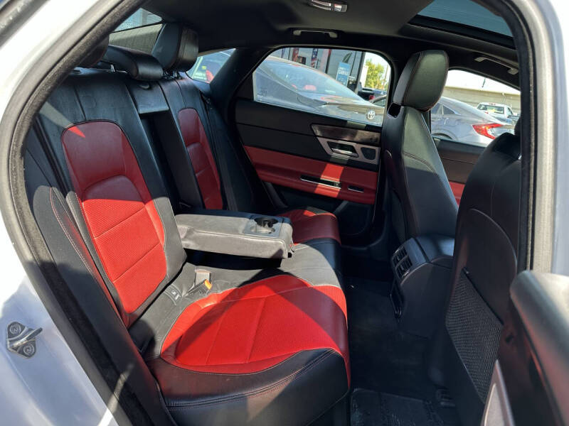 2016 Jaguar XF R-Sport