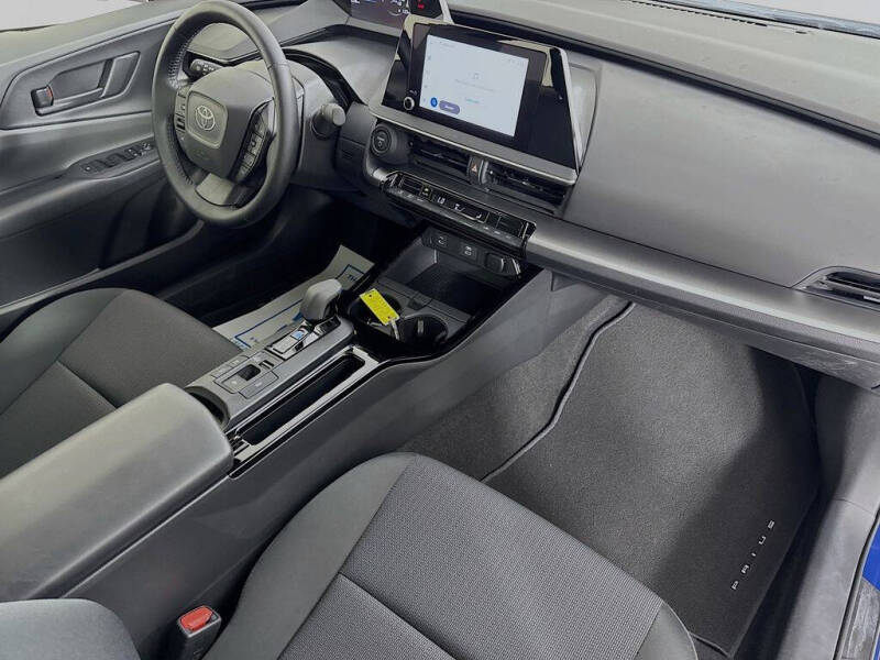 2025 Toyota Prius LE