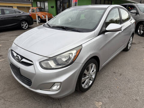 2012 Hyundai Accent GLS