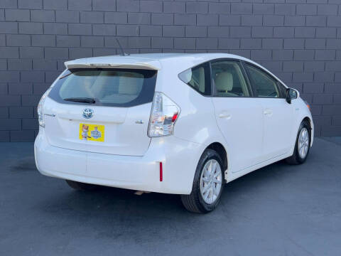 2014 Toyota Prius v Three