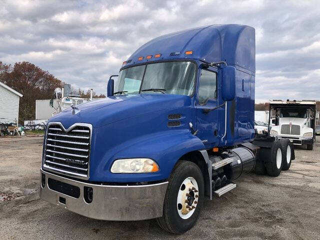 2008 Mack Pinnacle