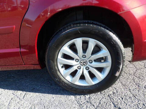 2012 Volkswagen Routan