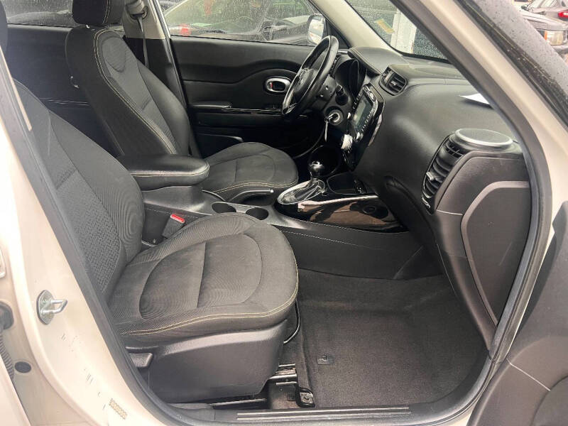 2015 Kia Soul +