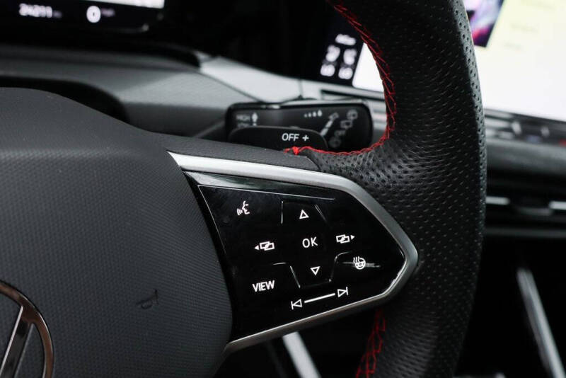 2024 Volkswagen Golf GTI Autobahn