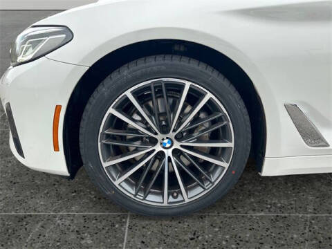 2022 BMW 5 Series 530i