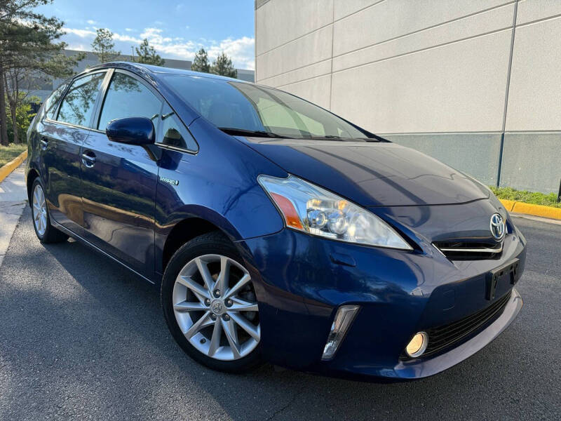 2012 Toyota Prius v Three