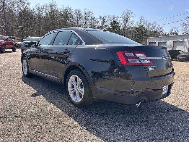 2018 Ford Taurus SEL