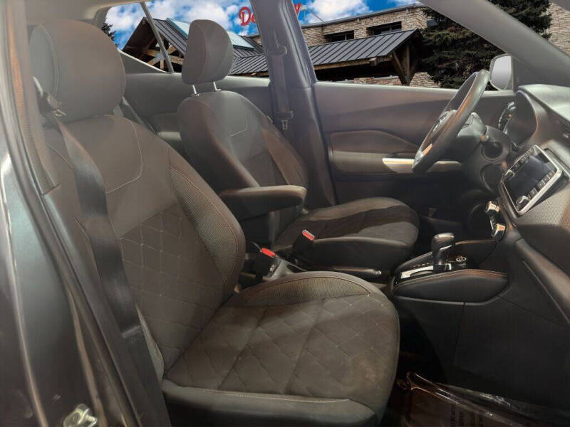 2020 Nissan Kicks SV