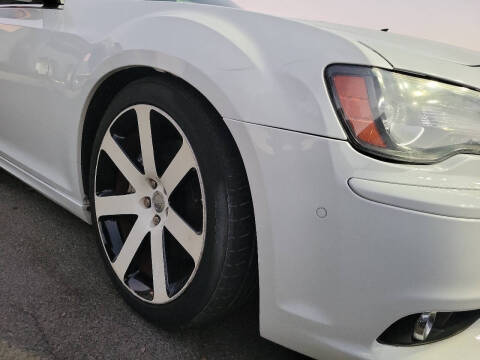 2013 Chrysler 300 SRT8