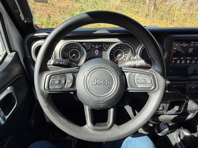 2022 Jeep Gladiator Sport