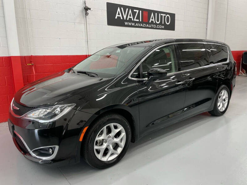 2020 Chrysler Pacifica for sale at AVAZI AUTO GROUP LLC in Gaithersburg MD