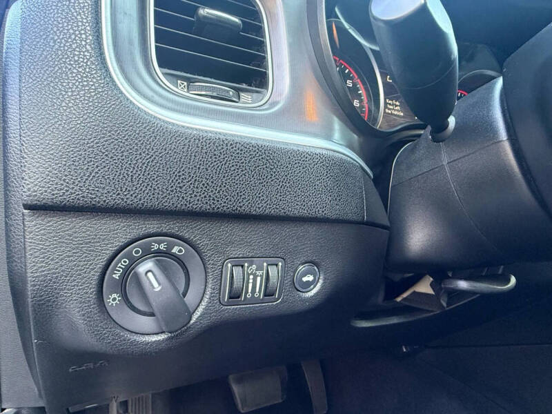 2019 Dodge Charger SXT