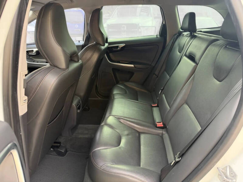 2017 Volvo XC60 T5 Dynamic