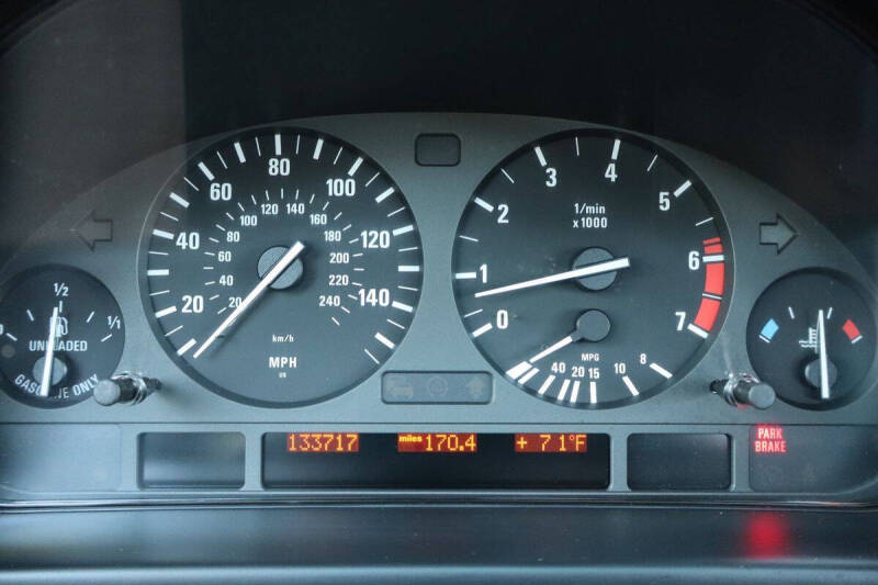 2002 BMW 5 Series 540i